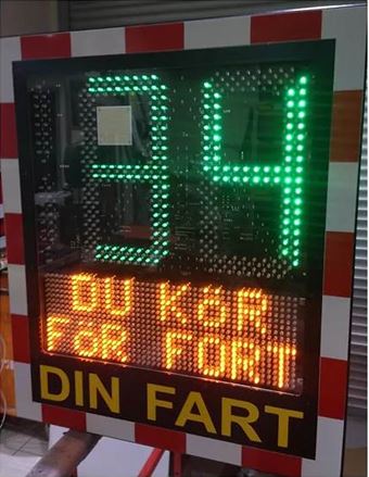 Din Fart Hastighetsskylt 320mm med text display  - L2022171